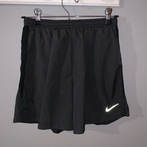 Women’s NIKE (SMALL) gray shorts